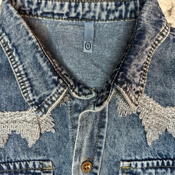 Denim Button Down Ruffle Shirt 💙 - Picture 3 of 5